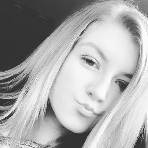 Meet your Posher, Corinne